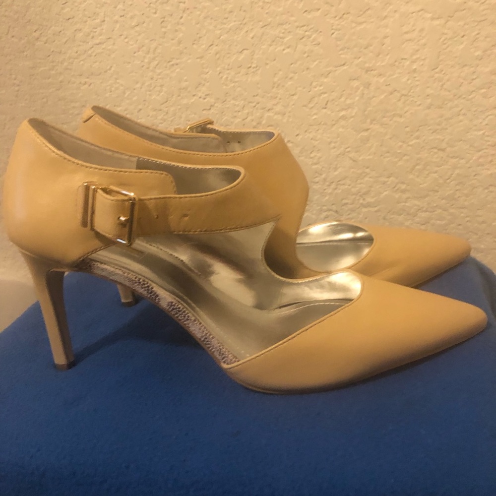 BCBGeneration Women’s Heels, TAN, Size 10M
